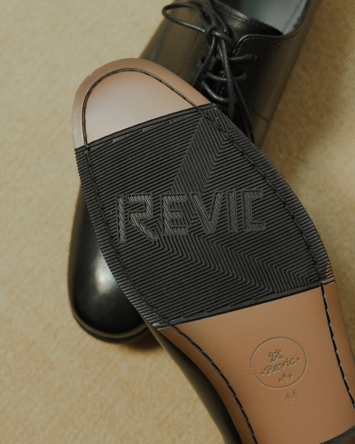 Revic 男裝皮鞋 | TCF-62-10 | 黑色橫式德比皮鞋 - Revic-Revic